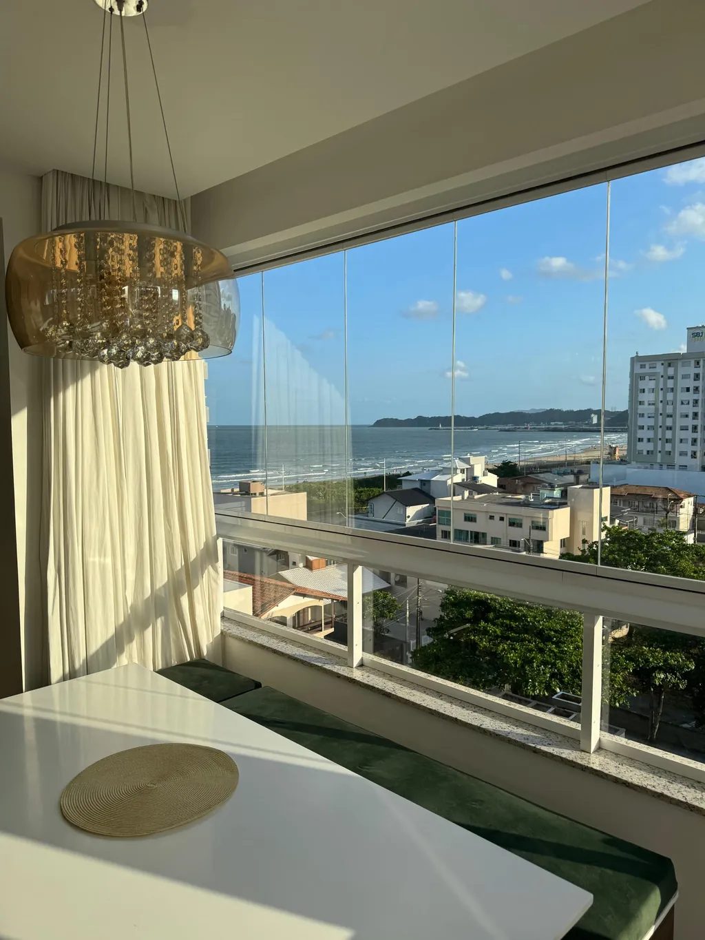 Vista panorâmica para o mar do apartamento em Navegantes